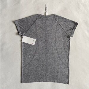 NWT Lululemon Swiftly short sleeve 2.0 slate/white